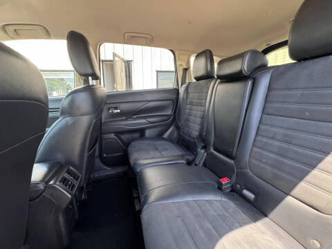 2019 Mitsubishi Outlander SE