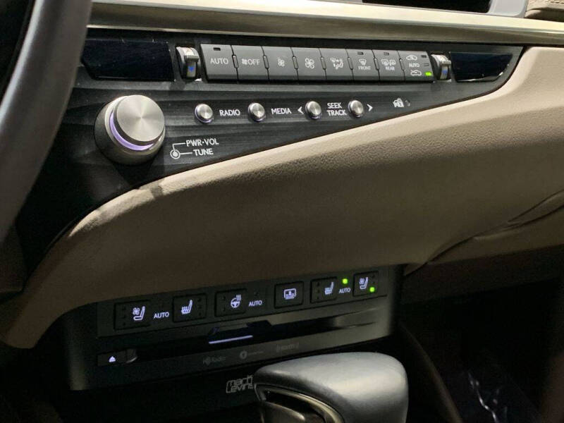 2021 Lexus ES 300h Ultra Luxury