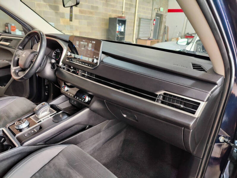 2022 Mitsubishi Outlander SE Launch Edition