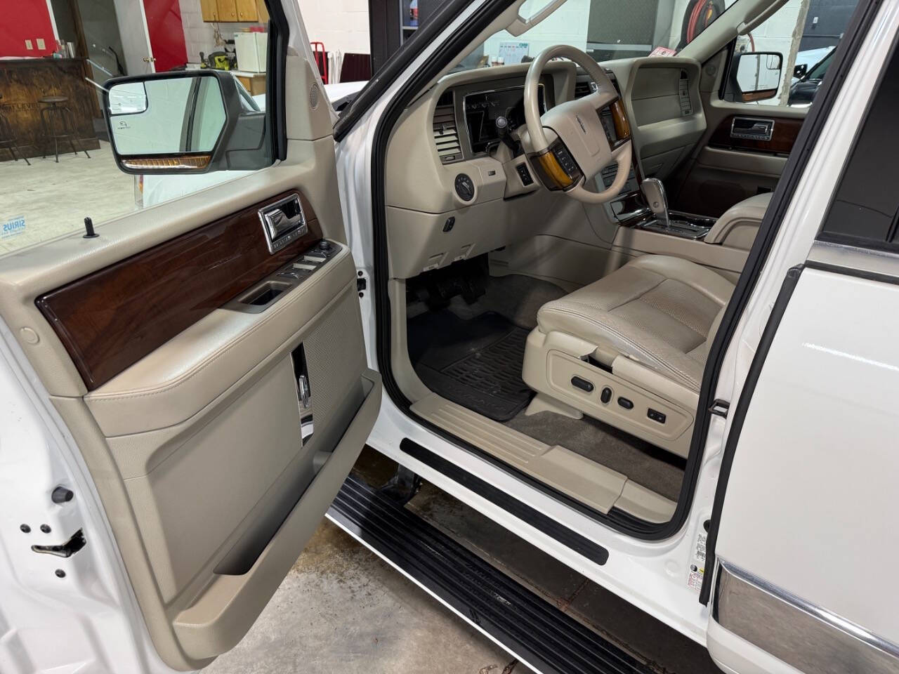 2013 Lincoln Navigator for sale at Vehicle Brothers LLC in Broadview Heights, OH