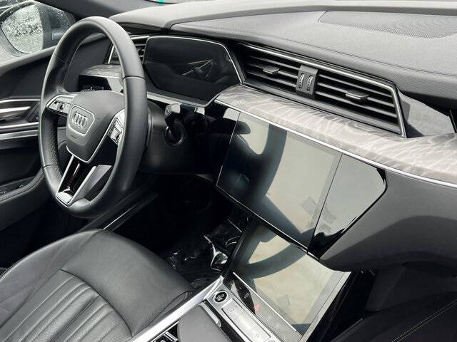 2024 Audi Q8 Sportback e-tron quattro Premium Plus S line