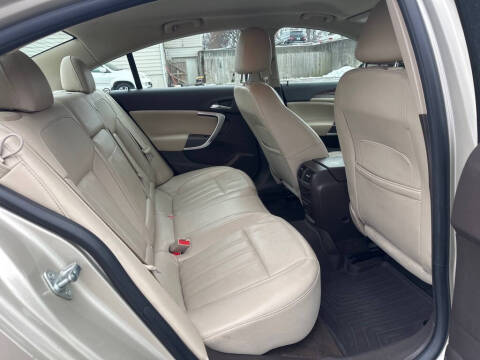 2013 Buick Regal Premium 1