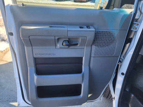 2011 Ford E-Series E-350 SD XLT