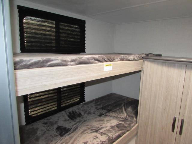 2025 KEYSTONE P 284QB