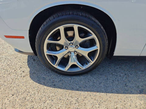 2016 Dodge Challenger SXT Plus