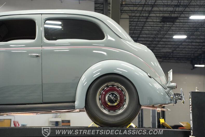 1937 Ford Tudor