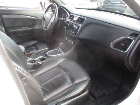 2014 Chrysler 200 Limited