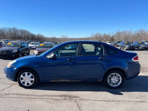 2009 Ford Focus for sale at CARS PLUS CREDIT in Independence MO