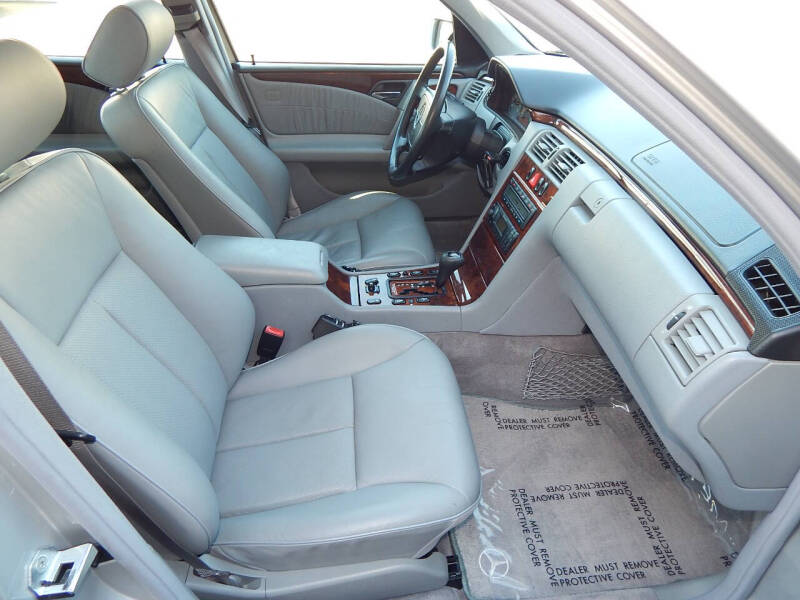 1999 Mercedes-Benz E-Class E 320