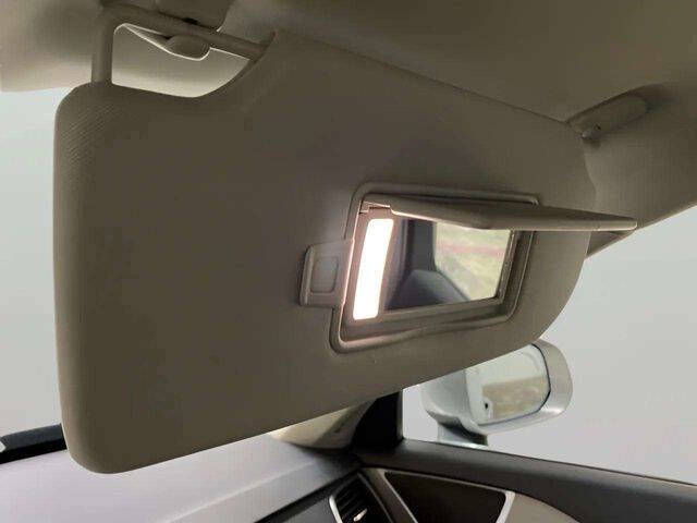 2025 Volvo XC90 B5 Core Bright Theme