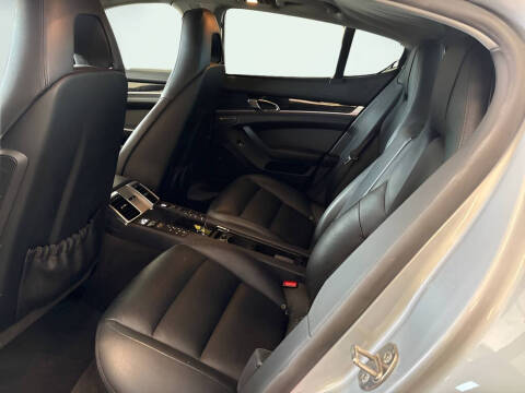 2016 Porsche Panamera S