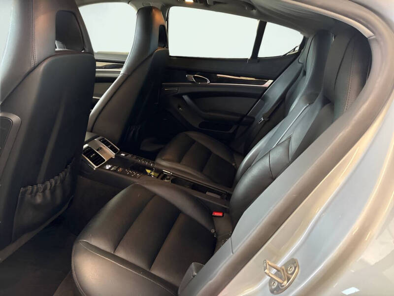 2016 Porsche Panamera S