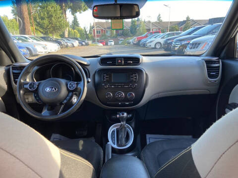2015 Kia Soul +