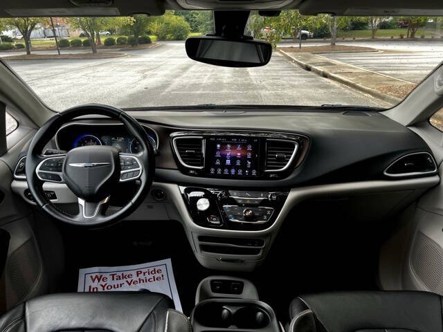 2017 Chrysler Pacifica Touring-L