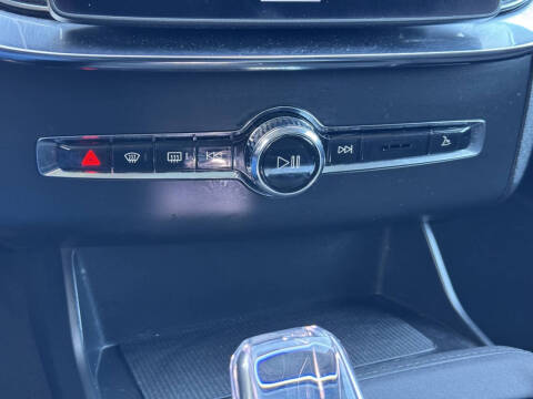 2025 Volvo XC90 B5 Plus Bright Theme 7P