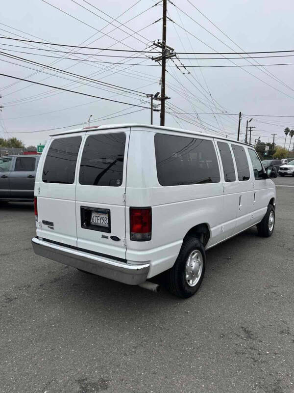 2012 Ford E-Series E-350 SD XLT