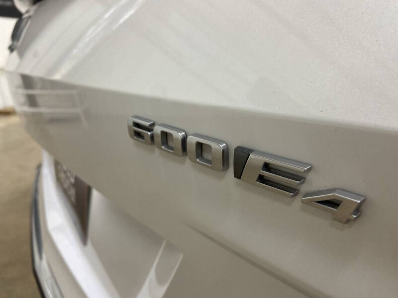 2024 Cadillac LYRIQ Luxury 1