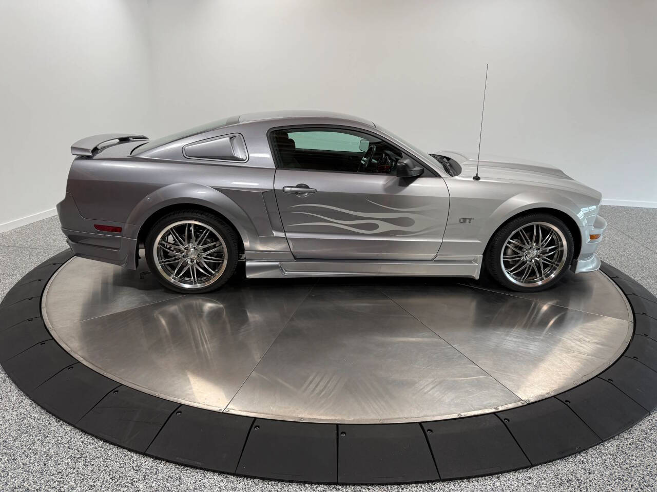 2007 Ford Mustang 20