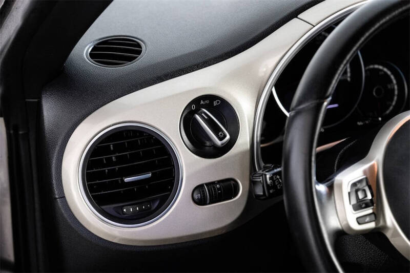 2016 Volkswagen Beetle 1.8T SE