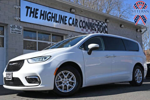 2023 Chrysler Pacifica Touring L Photo