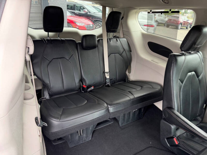 2020 Chrysler Pacifica Touring L