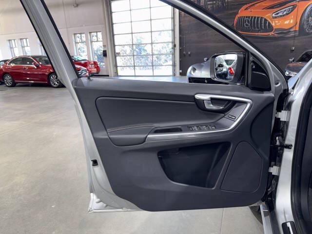 2017 Volvo XC60 T6 Dynamic