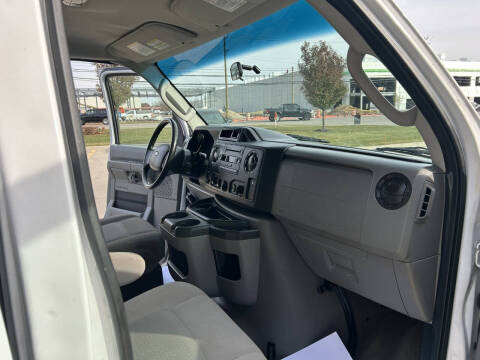 2014 Ford E-Series E-350 SD XL