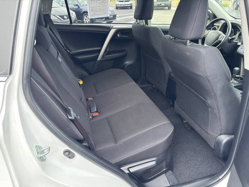 2018 Toyota RAV4 Hybrid LE