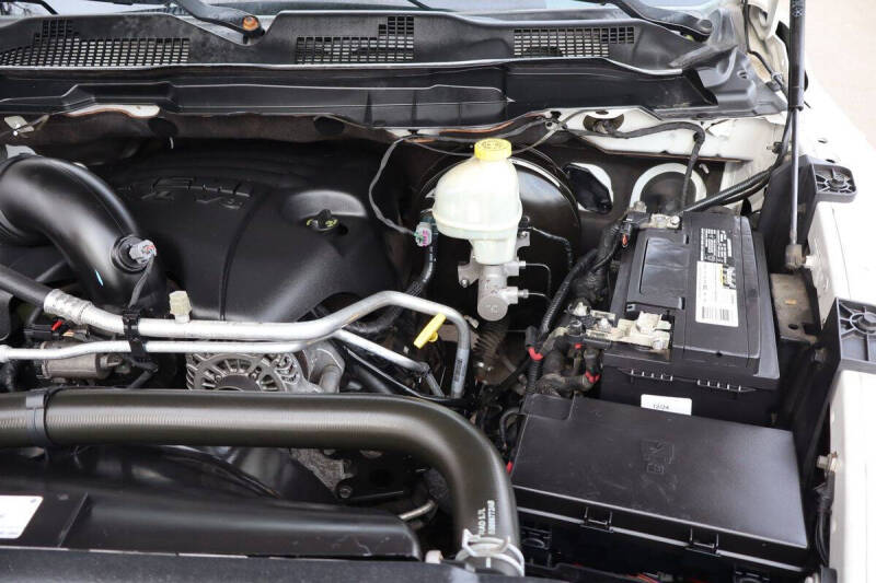 2016 RAM 1500 SLT