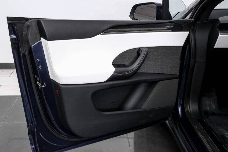 2023 Tesla Model X Plaid