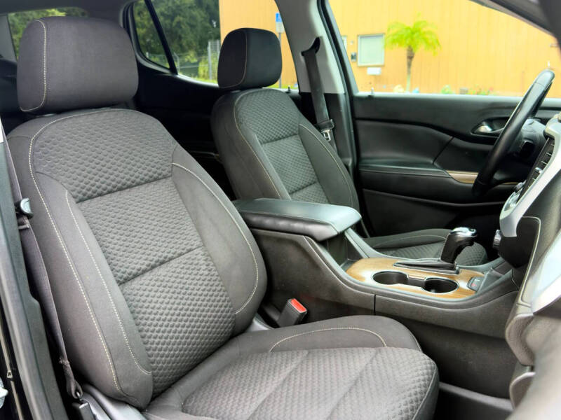 2017 GMC Acadia SLE-1