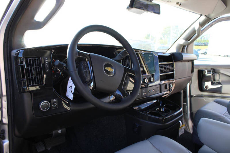 2025 Chevrolet Express 2500