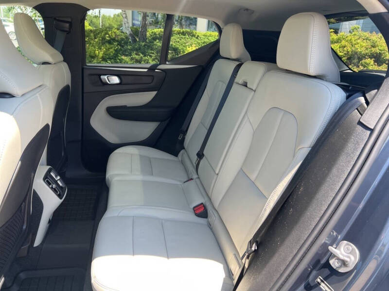 2026 Volvo XC40 B5 Ultra