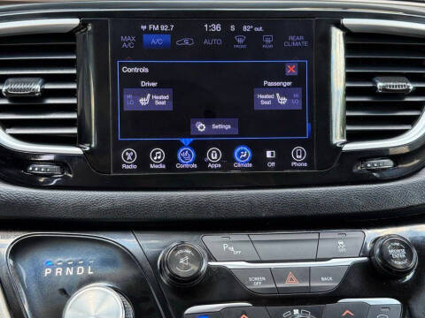 2017 Chrysler Pacifica Touring-L