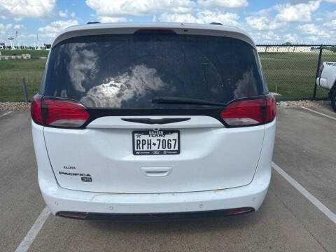 2020 Chrysler Pacifica Touring L