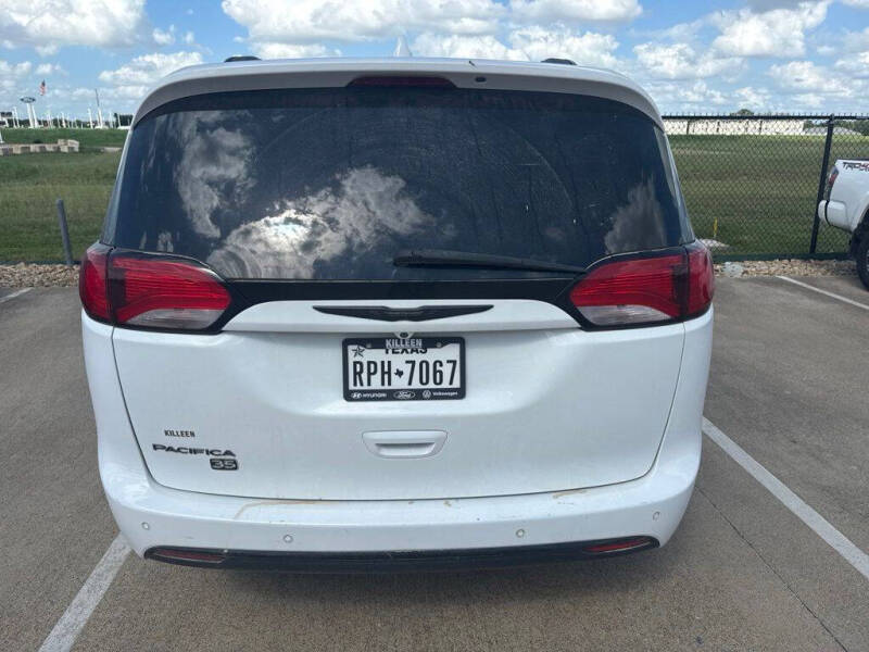 2020 Chrysler Pacifica Touring L