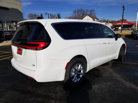 2026 Chrysler Pacifica Select