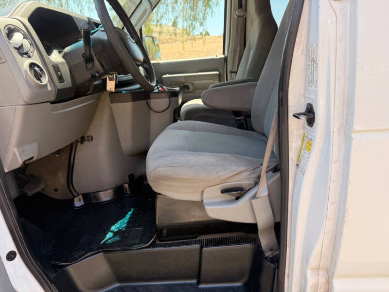 2013 Ford E-Series E-350 SD XLT