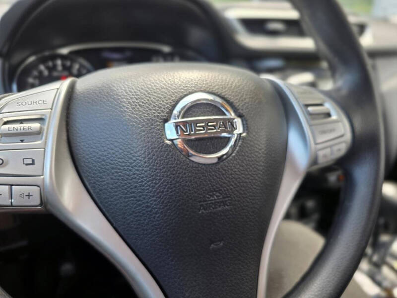 2016 Nissan Rogue SL