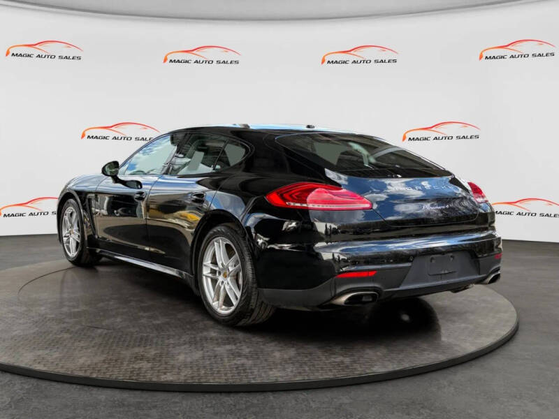 2016 Porsche Panamera
