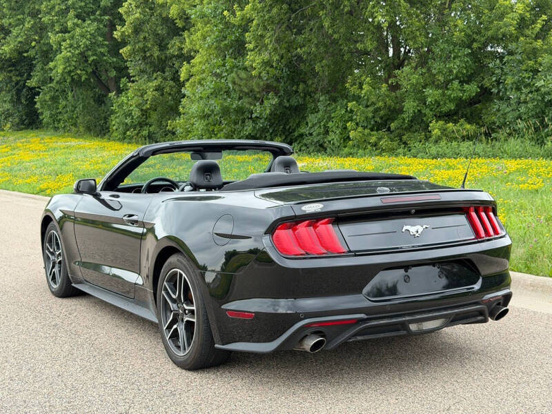2022 Ford Mustang EcoBoost Premium