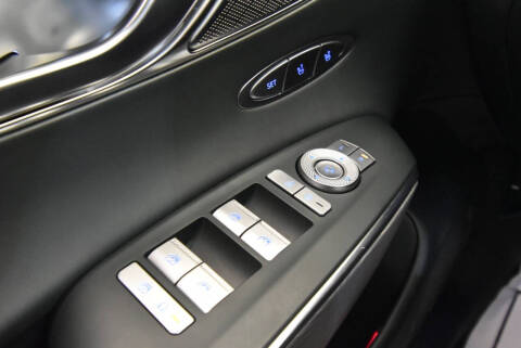 2022 Genesis GV70 2.5T Standard