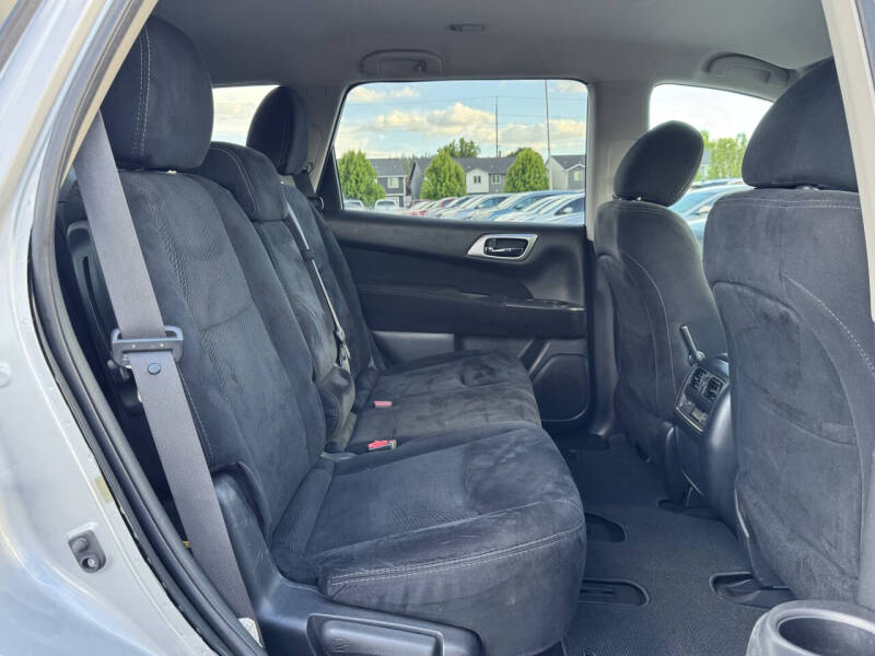 2016 Nissan Pathfinder S