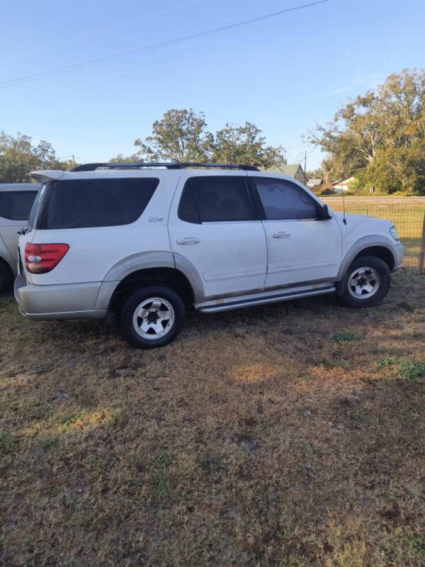 2004 Toyota Sequoia SR5
