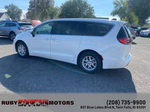2023 Chrysler Pacifica Touring L