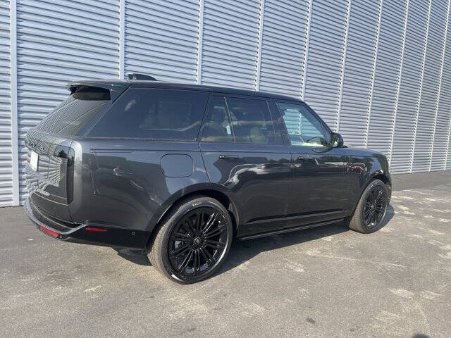 2025 Land Rover Range Rover P530 SE