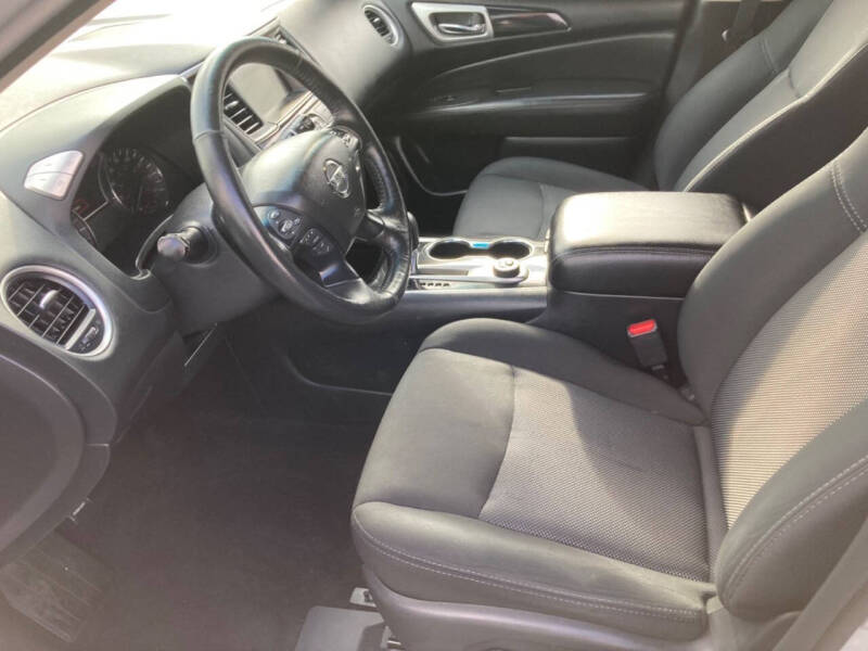 2018 Nissan Pathfinder SV