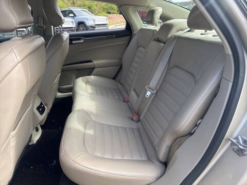 2017 Ford Fusion SE