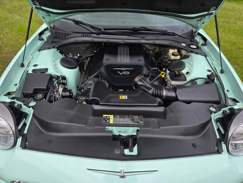 2004 Ford Thunderbird Deluxe