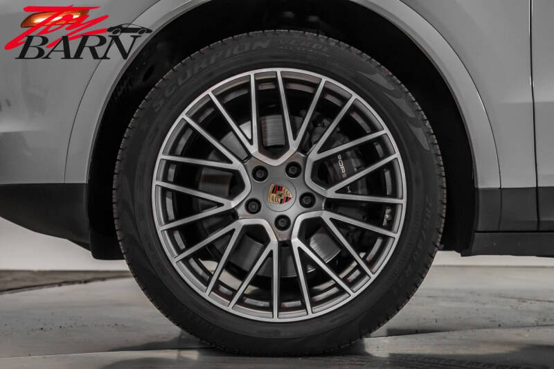 2023 Porsche Cayenne Coupe Platinum Edition